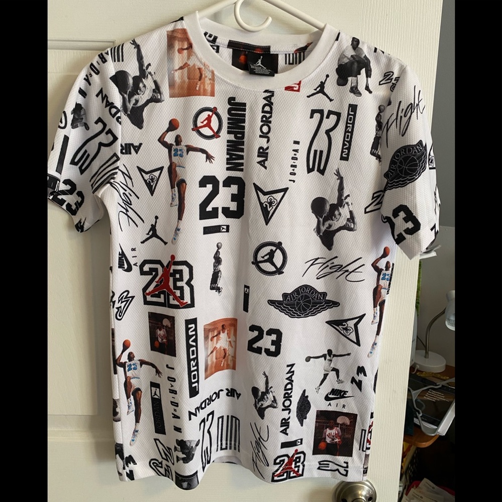 Jordan T-shirt in excellent, like new condition.